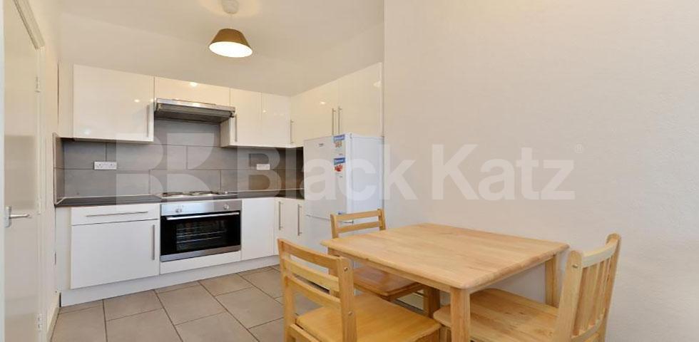 			LARGE STUDIO WITH BALCONY!, Studio Apartment, 1 bath, 1 reception Flat			 Archway Road, HIGHGATE 